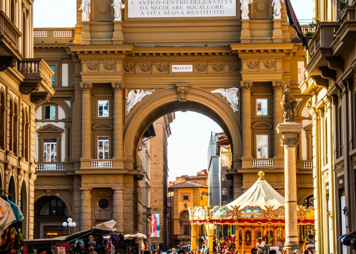Traditional Italian Markets to Visit in Rome & Florence