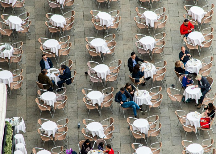 Dining in Italy: Restaurant Etiquette for Tourists
