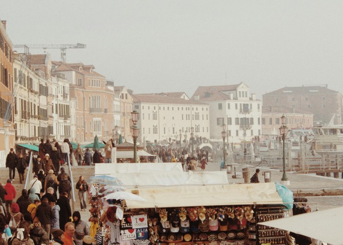 Traditional Italian Markets to Visit in Rome & Florence